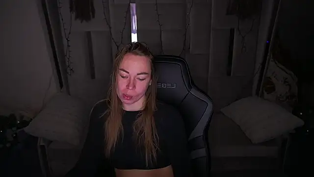 VixenMuse online show from 5, 3, 2026