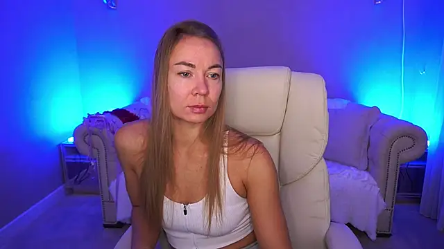 VixenMuse online show from 17, 10, 2025