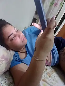 Snapshot of Cubanitaxxx chatting on 4, 12, 2025 Cubanitaxxx online show from 4, 12, 2025