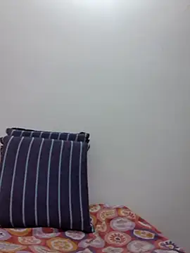 hornybitch690 online show from 14, 1, 2026