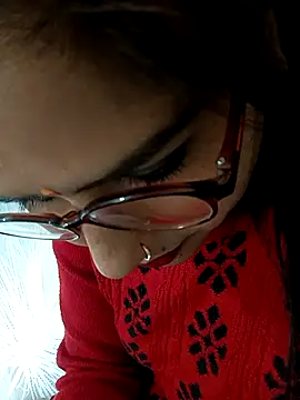 Snapshot of Vanshika1432 chatting on 25, 11, 2025 Vanshika1432 online show from 25, 11, 2025