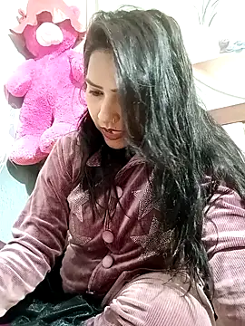 Vanshika1432 online show from 15, 12, 2025