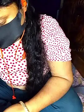 Snapshot of Priyanka-Khan chatting on 15, 5, 2026 Priyanka-Khan online show from 15, 5, 2026