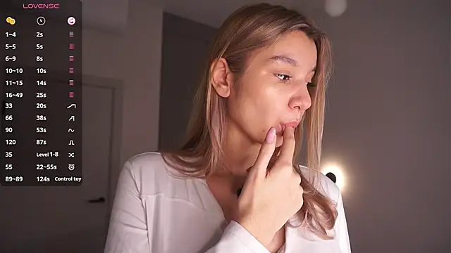 BrynnHolverson online show from 22, 2, 2026