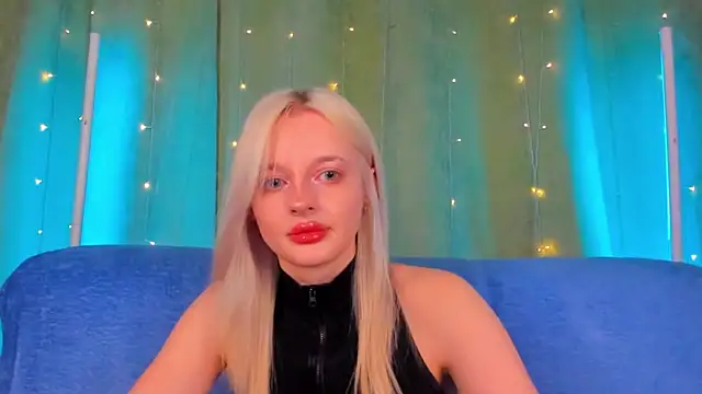 Snapshot of AlessaKiss chatting on 4, 6, 2026 AlessaKiss online show from 4, 6, 2026