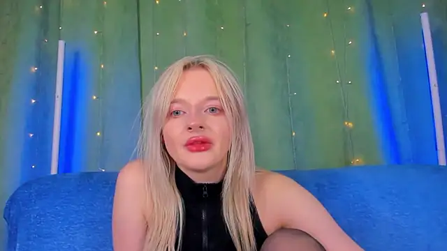 Snapshot of AlessaKiss chatting on 3, 6, 2026 AlessaKiss online show from 3, 6, 2026