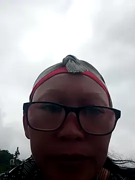 Snapshot of nui-show chatting on 17, 10, 2025 nui-show online show from 17, 10, 2025