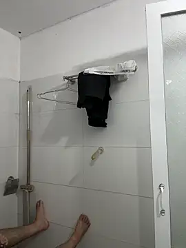 liamhn2k4 online show from 15, 4, 2026