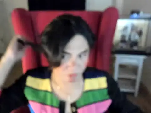 GoldenTs69 online show from 12, 11, 2025