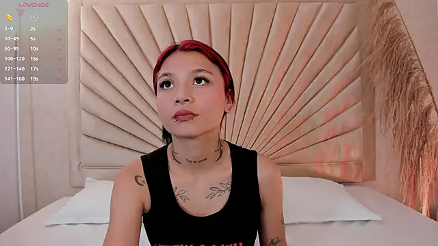 Snapshot of Emma_duff chatting on 14, 11, 2025 Emma duff online show from 14, 11, 2025