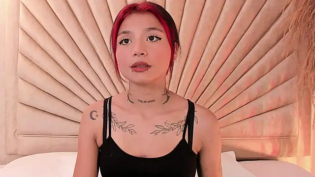 Snapshot of Emma_duff chatting on 25, 10, 2025 Emma duff online show from 25, 10, 2025