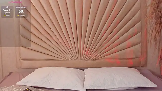 Snapshot of Emma_duff chatting on 25, 11, 2025 Emma duff online show from 25, 11, 2025