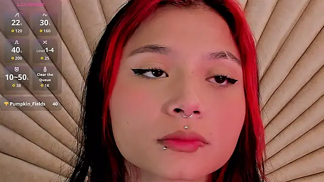 Snapshot of Emma_duff chatting on 28, 11, 2025 Emma duff online show from 28, 11, 2025