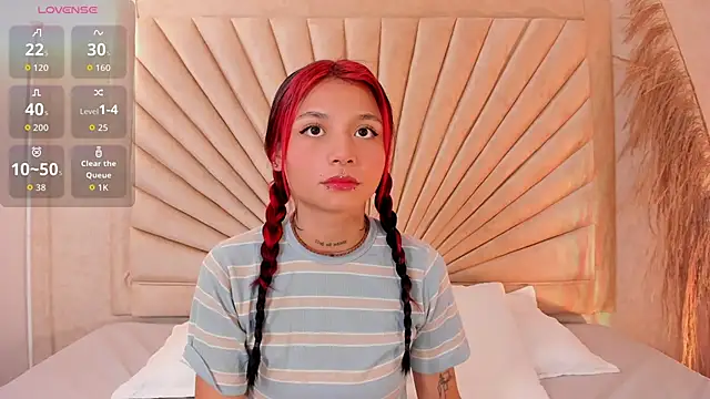 Snapshot of Emma_duff chatting on 10, 11, 2025 Emma duff online show from 10, 11, 2025