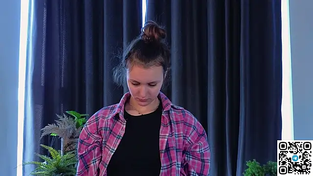 FoxFever online show from 4, 11, 2025