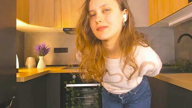 FoxFever online show from 4, 12, 2025