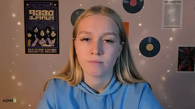 Snapshot of megan_cold chatting on 9, 11, 2025 megan cold online show from 9, 11, 2025