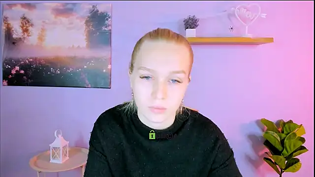 Snapshot of megan_cold chatting on 2, 11, 2025 megan cold online show from 2, 11, 2025