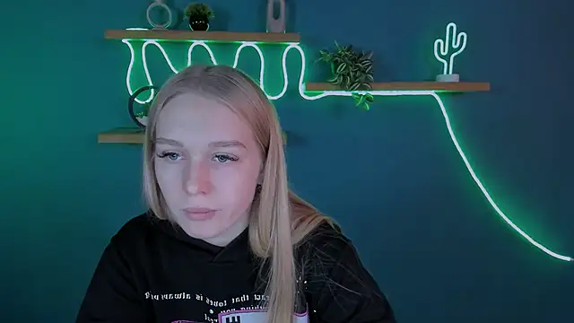 Snapshot of megan_cold chatting on 3, 11, 2025 megan cold online show from 3, 11, 2025