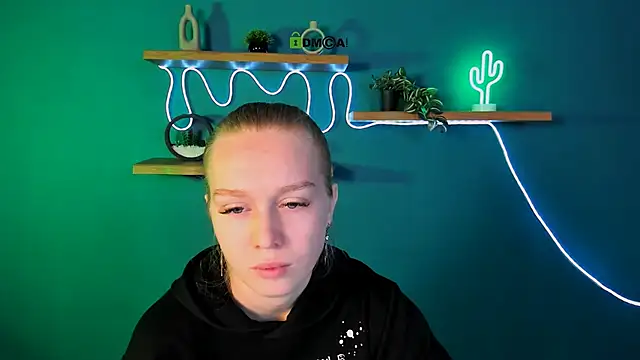 Snapshot of megan_cold chatting on 10, 11, 2025 megan cold online show from 10, 11, 2025