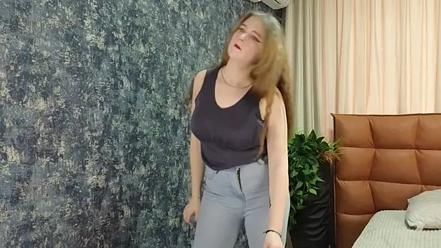 NightSaffron online show from 5, 12, 2025