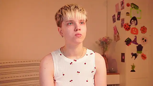 Snapshot of puffimini chatting on 15, 11, 2025 puffimini online show from 15, 11, 2025