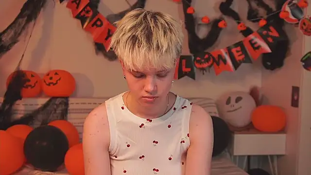 Snapshot of puffimini chatting on 6, 11, 2025 puffimini online show from 6, 11, 2025