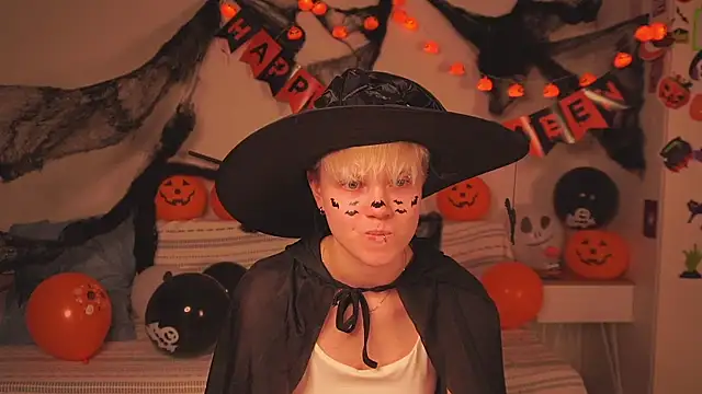 Snapshot of puffimini chatting on 31, 10, 2025 puffimini online show from 31, 10, 2025