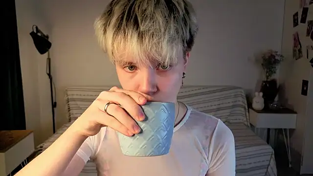 Snapshot of puffimini chatting on 28, 11, 2025 puffimini online show from 28, 11, 2025