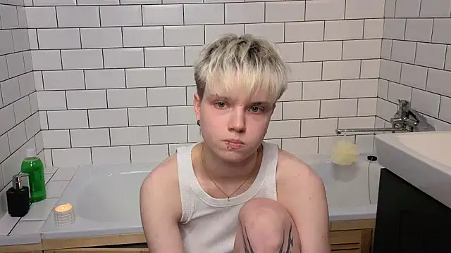 Snapshot of puffimini chatting on 21, 10, 2025 puffimini online show from 21, 10, 2025