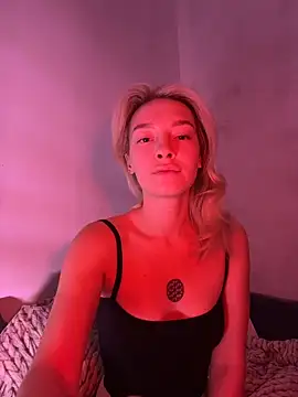 Snapshot of versediamond chatting on 26, 11, 2025 versediamond online show from 26, 11, 2025