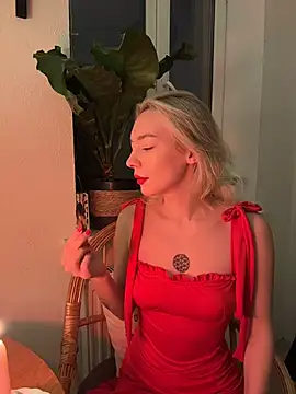 Snapshot of versediamond chatting on 24, 11, 2025 versediamond online show from 24, 11, 2025