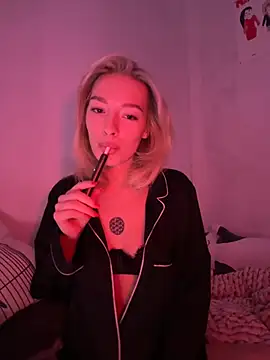 Snapshot of versediamond chatting on 14, 11, 2025 versediamond online show from 14, 11, 2025