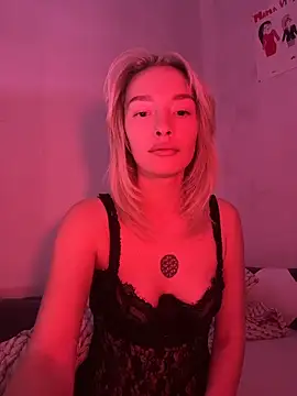 Snapshot of versediamond chatting on 17, 11, 2025 versediamond online show from 17, 11, 2025