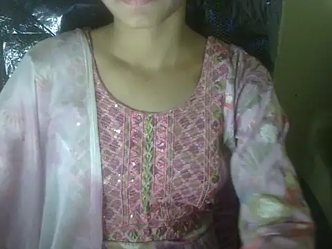 Snapshot of Shezi_N chatting on 4, 11, 2025 Shezi N online show from 4, 11, 2025