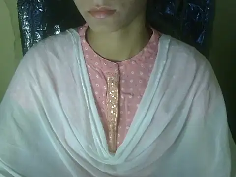 Snapshot of Shezi_N chatting on 11, 11, 2025 Shezi N online show from 11, 11, 2025