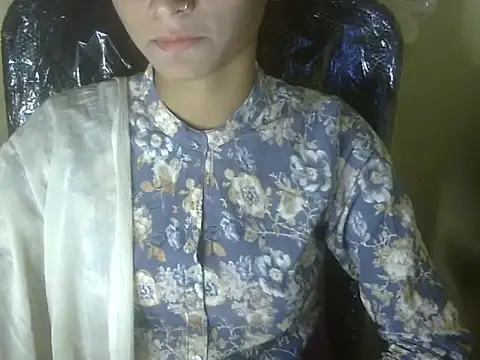 Snapshot of Shezi_N chatting on 5, 11, 2025 Shezi N online show from 5, 11, 2025