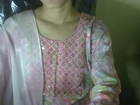 Snapshot of Shezi_N chatting on 5, 11, 2025 Shezi N online show from 5, 11, 2025