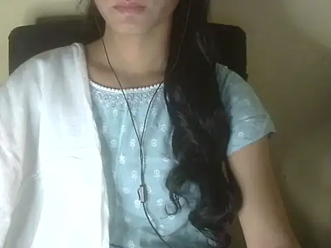 Snapshot of Shezi_N chatting on 17, 11, 2025 Shezi N online show from 17, 11, 2025