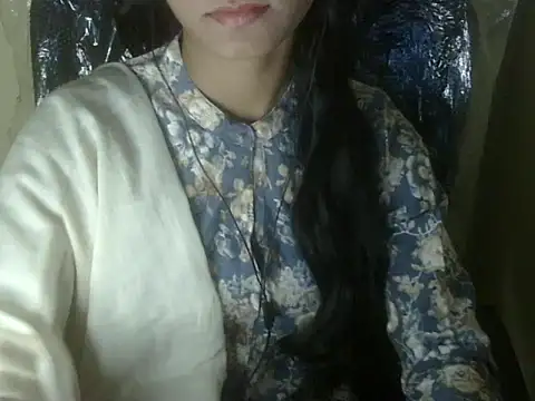 Snapshot of Shezi_N chatting on 22, 11, 2025 Shezi N online show from 22, 11, 2025