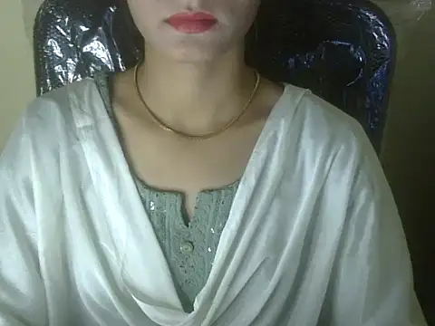 Snapshot of Shezi_N chatting on 13, 11, 2025 Shezi N online show from 13, 11, 2025