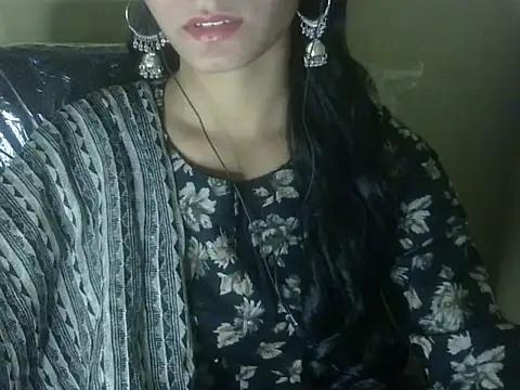 Snapshot of Shezi_N chatting on 27, 11, 2025 Shezi N online show from 27, 11, 2025