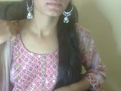 Snapshot of Shezi_N chatting on 22, 10, 2025 Shezi N online show from 22, 10, 2025