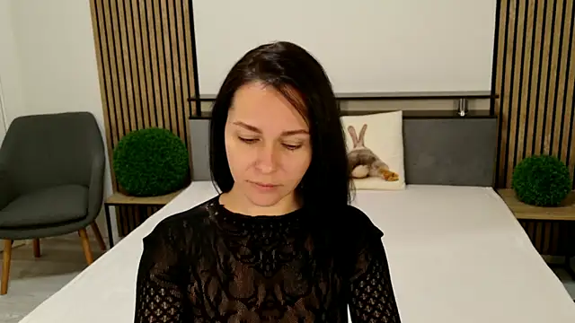 DitaNoir online show from 10, 11, 2025