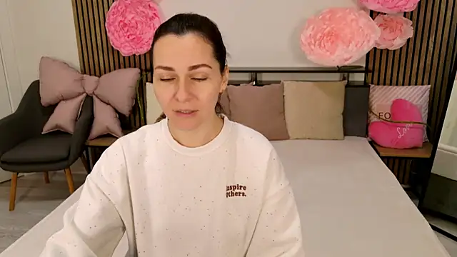 DitaNoir online show from 10, 2, 2026