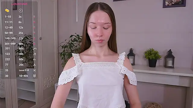 Snapshot of MayaHjelm chatting on 14, 11, 2025 MayaHjelm online show from 14, 11, 2025