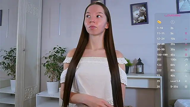 Snapshot of MayaHjelm chatting on 27, 11, 2025 MayaHjelm online show from 27, 11, 2025