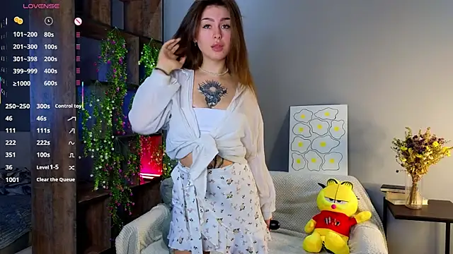 TinyMollys online show from 4, 11, 2025