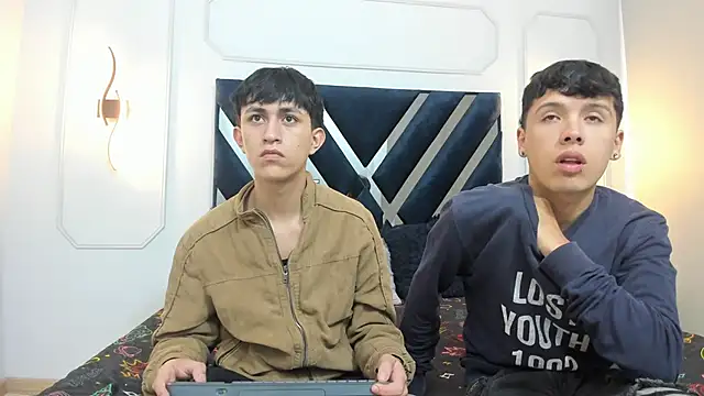 hoot booys  online show from 22, 12, 2025