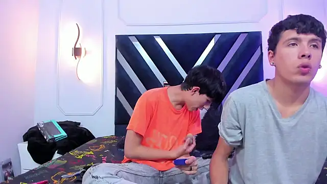 hoot booys  online show from 17, 11, 2025